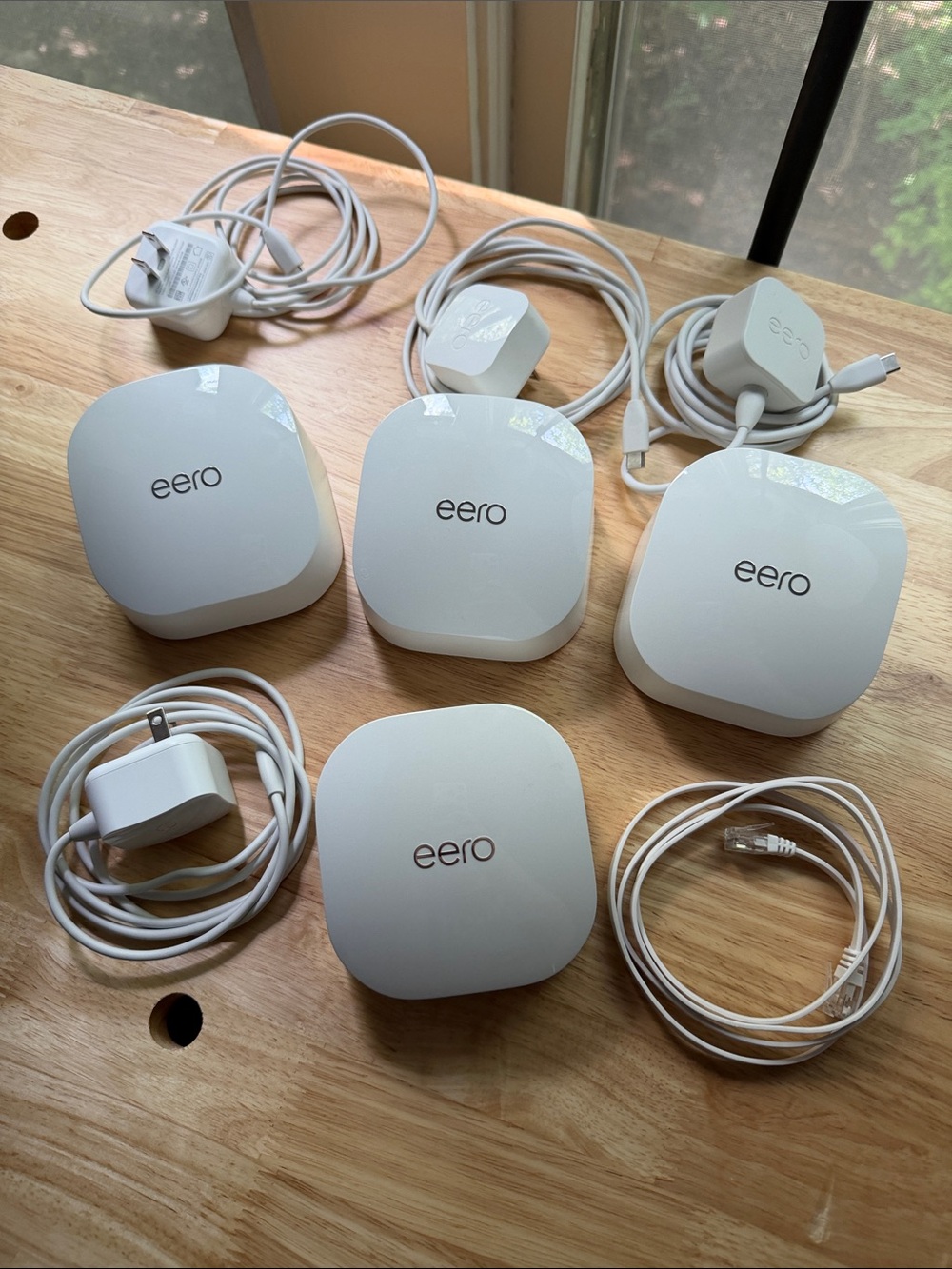 eero 6 Mesh WiFi System - 1 router and 3 extenders